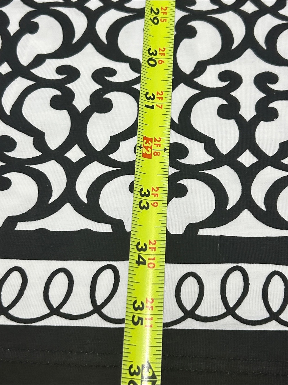 Black & White Patterned Women's Shift Dress - Picture 4 of 9
